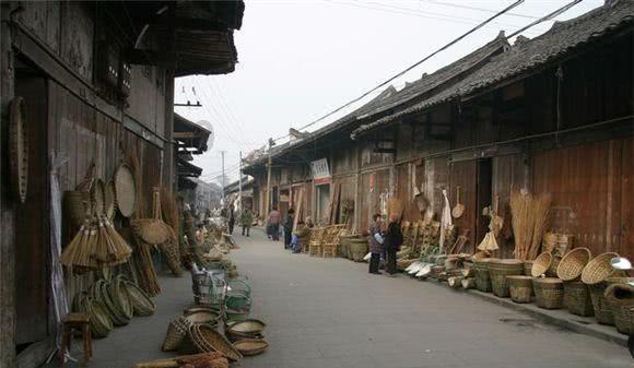 《狗剩快跑》狗剩会武功吗?